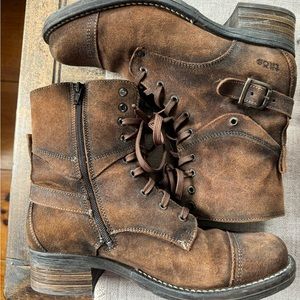 Taos Crave, Brown boot